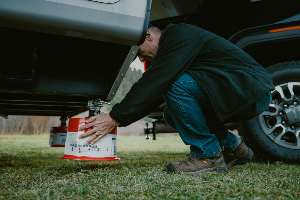 ANDERSEN HITCHES | RV Travel Accessories | 1-Pack Trailer Jack Block w/ Magnets | Quick Leveling Stabilizers for Trailers Jackstand Level Quickjack Heavy Duty Utility Blocks | 3608